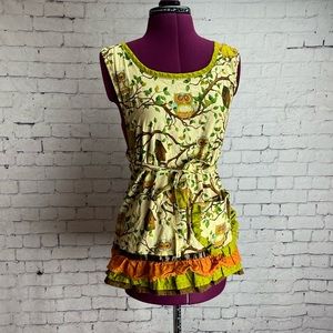 Owl print full apron with pocket and ruffle hem